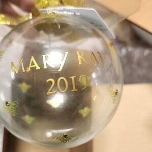 2019 Mary Kay rare bee Ornament